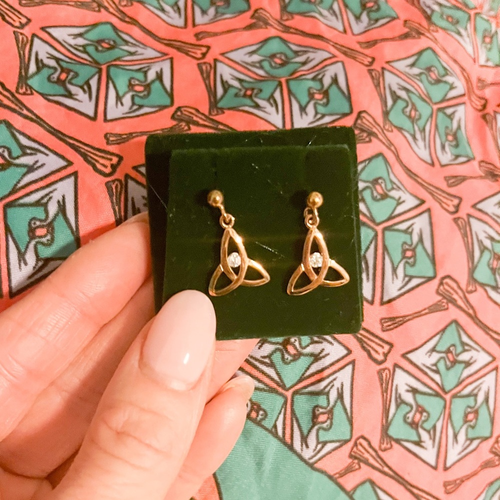 Celtic Trinity Knot earrings | 925 stamp - rose gold with Center Stone